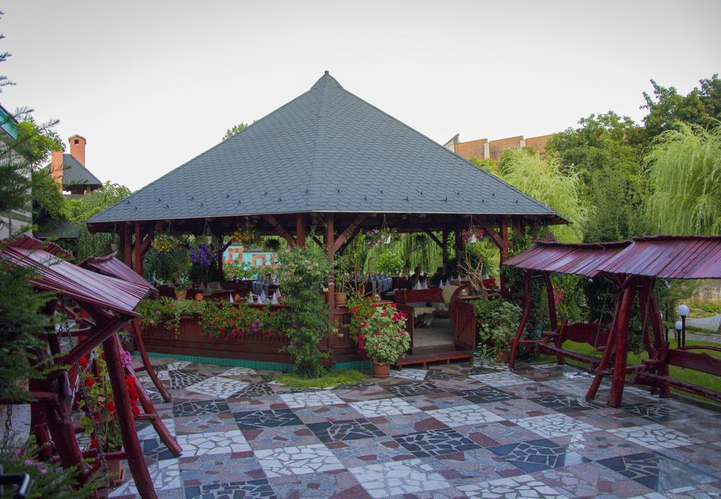 Hotel Carpati Baia Mare Bagian luar foto