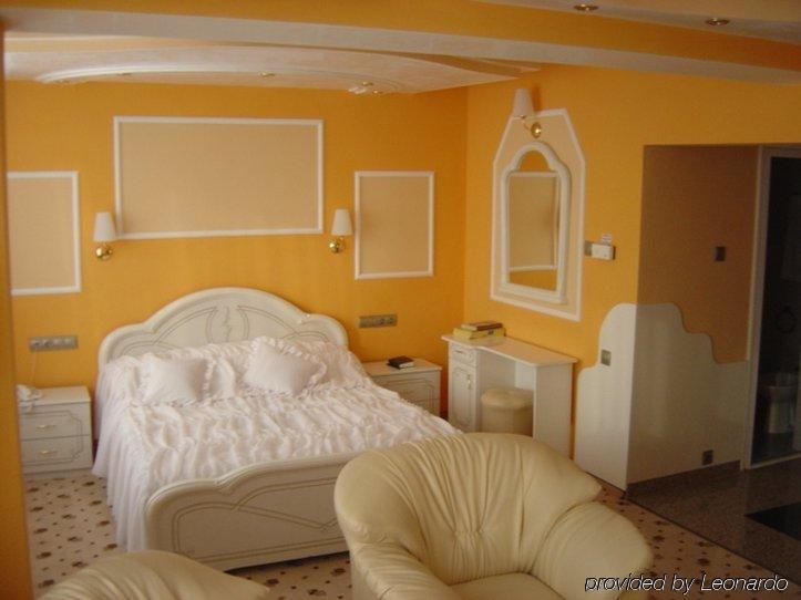 Hotel Carpati Baia Mare Ruang foto