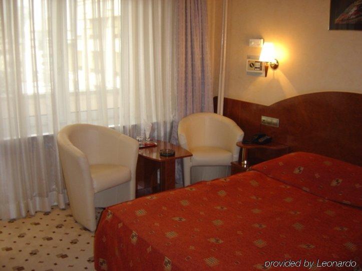 Hotel Carpati Baia Mare Ruang foto