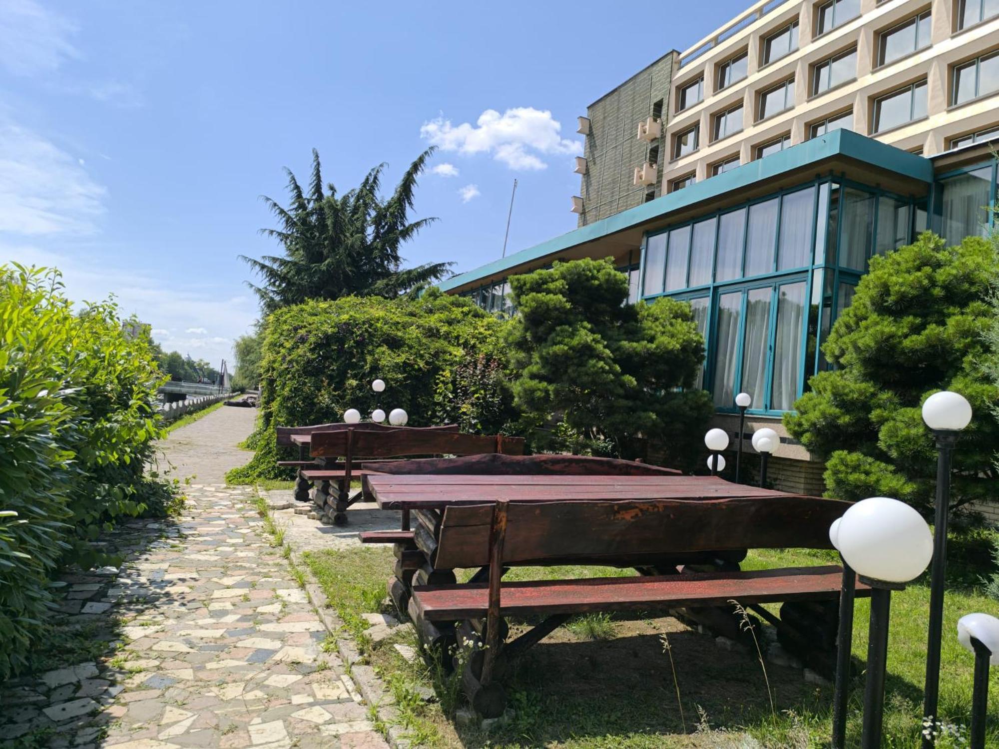 Hotel Carpati Baia Mare Bagian luar foto
