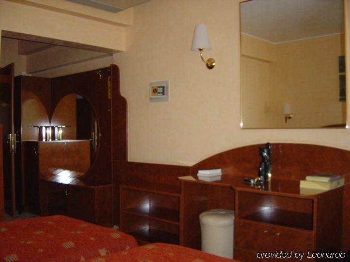 Hotel Carpati Baia Mare Ruang foto
