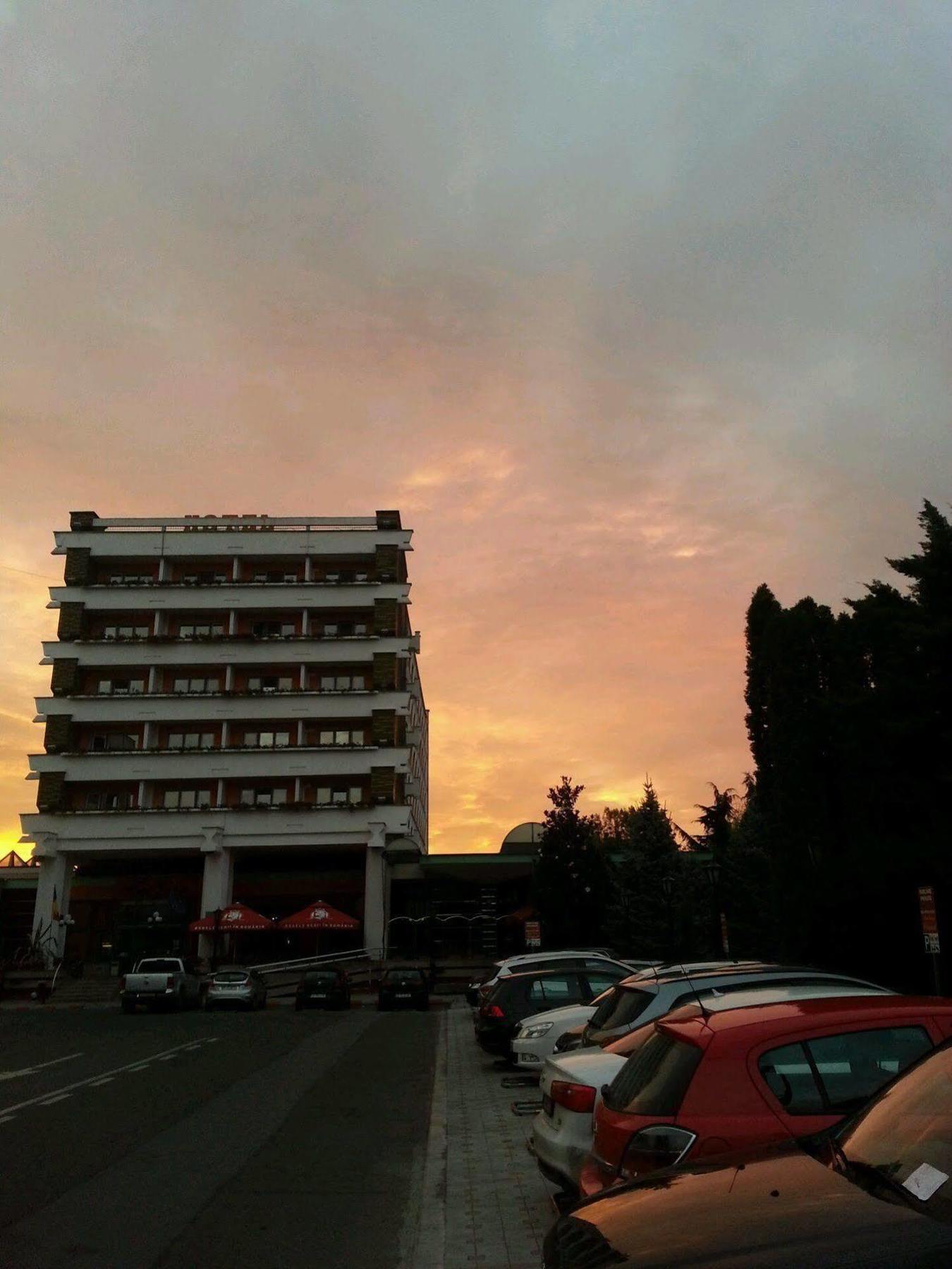 Hotel Carpati Baia Mare Bagian luar foto