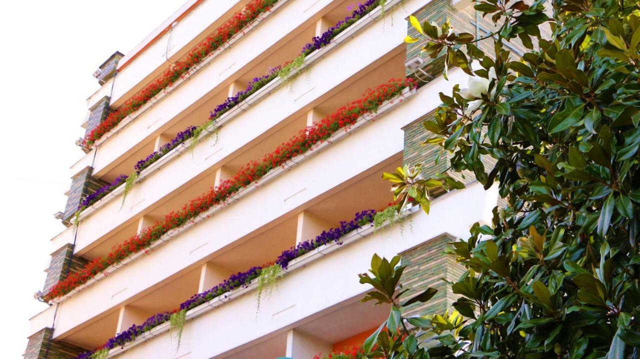 Hotel Carpati Baia Mare Bagian luar foto