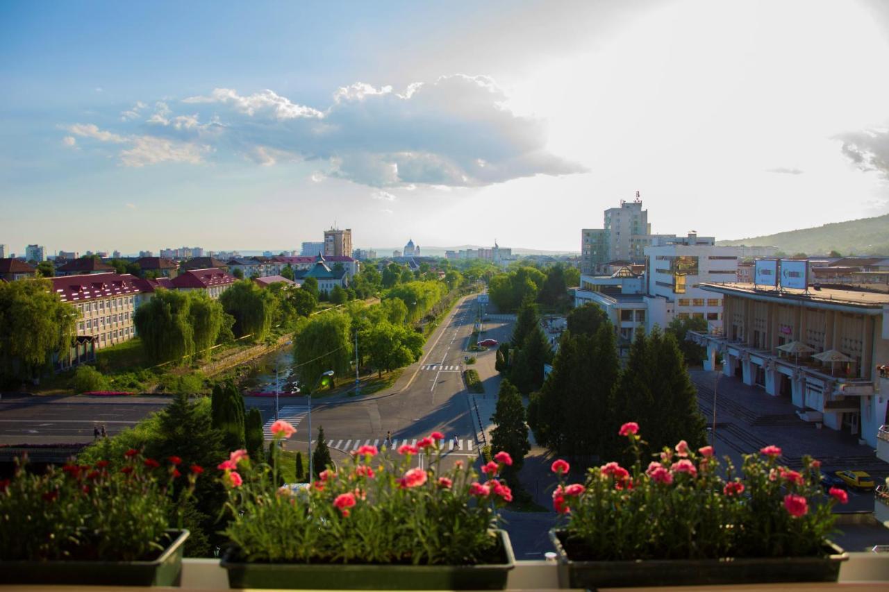 Hotel Carpati Baia Mare Bagian luar foto
